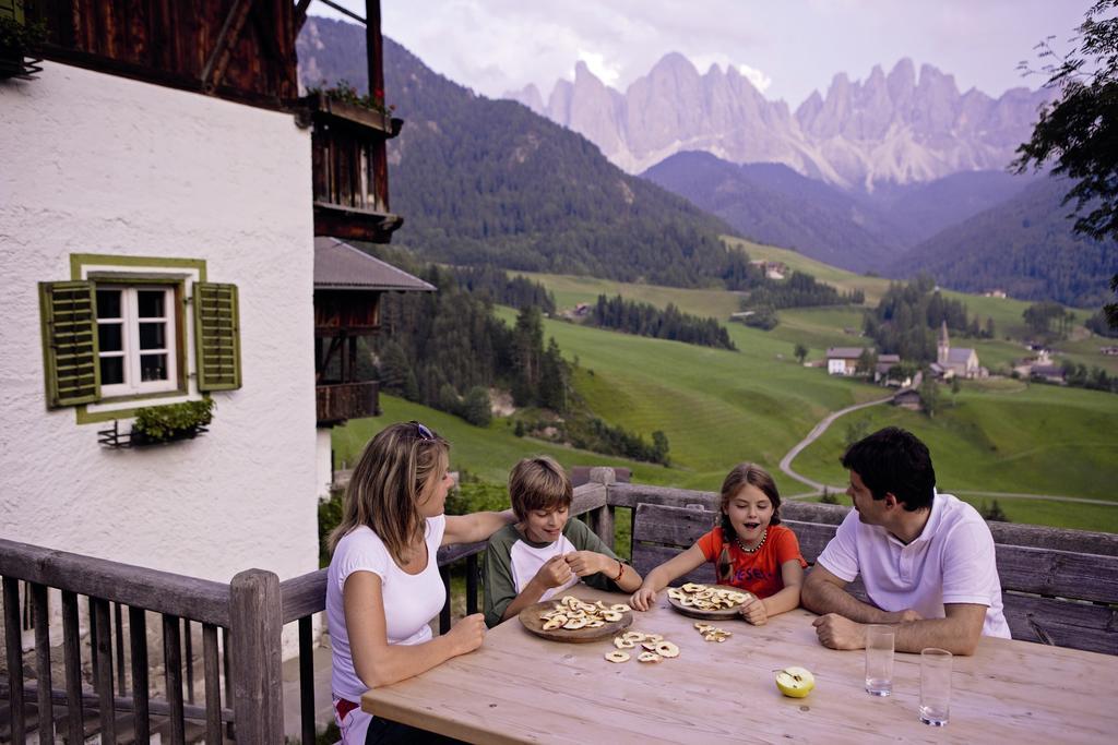 Hotel Tyrol Funes  Exterior foto