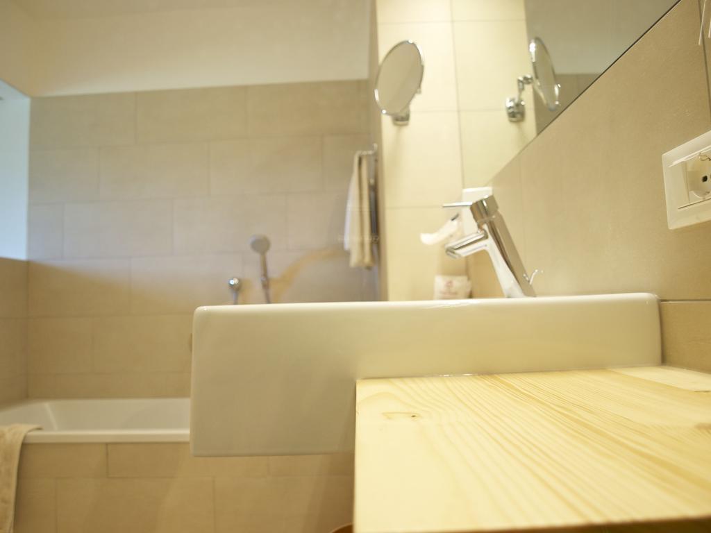 Hotel Tyrol Funes  Habitación foto
