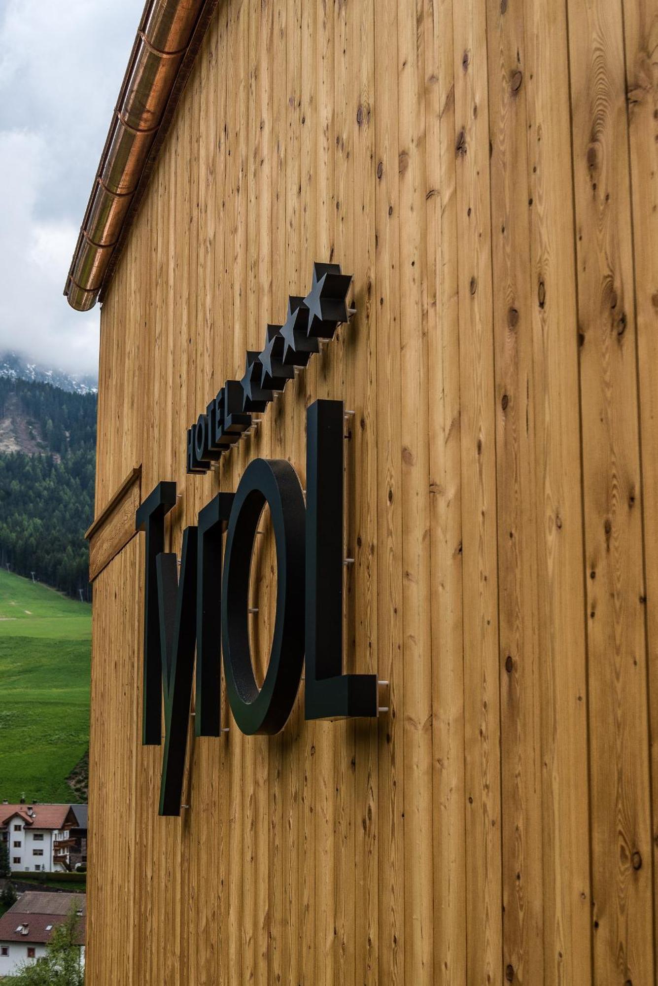 Hotel Tyrol Funes  Exterior foto